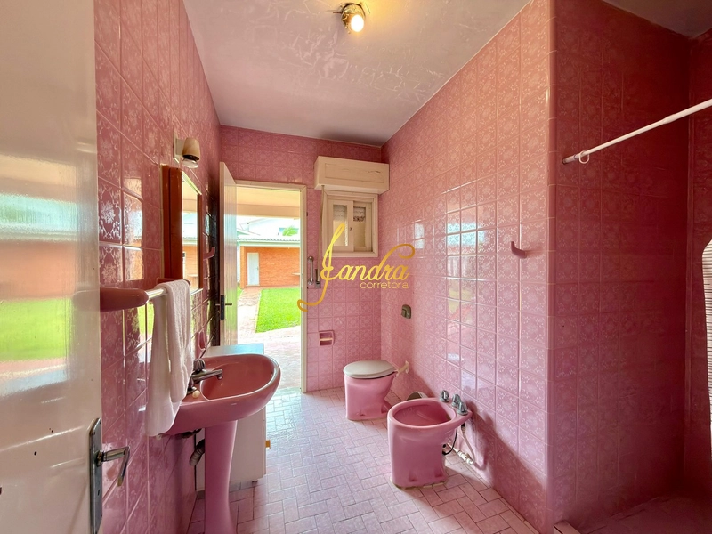 Casa perto do mar e do centrinho de Atlântida,  com dois lotes: 8ª foto da galeria de imagens do imóvel