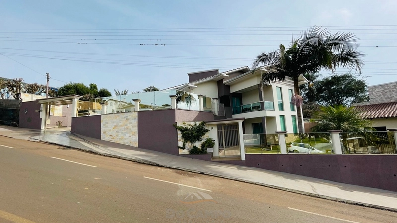 CASA COM PISCINA: 7ª foto da galeria de imagens do imóvel