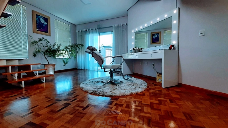 CASA COM PISCINA: 4ª foto da galeria de imagens do imóvel