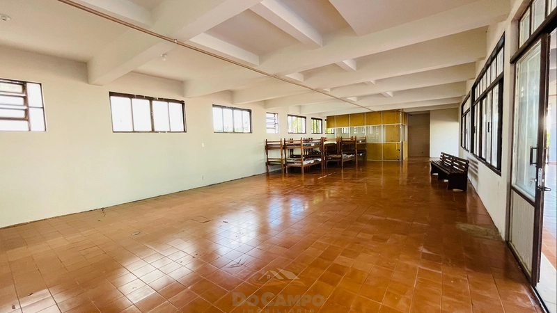 Prédio com 939 m² + Terreno de 1354 m² + Salas Comerciais: 8ª foto da galeria de imagens do imóvel