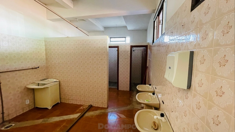 Prédio com 939 m² + Terreno de 1354 m² + Salas Comerciais: 9ª foto da galeria de imagens do imóvel
