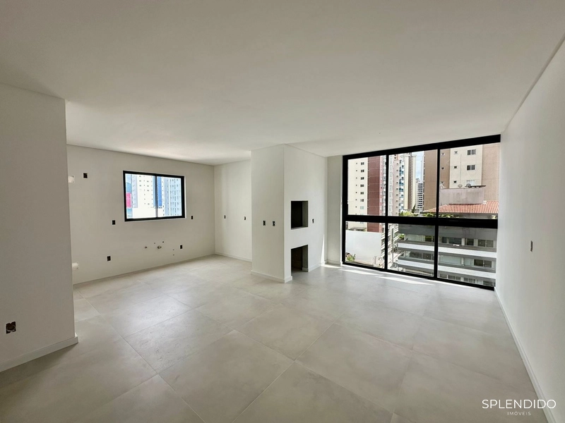 Apartamento no Edifício Farol De Valença em Balneário Camboriú: 2ª foto da galeria de imagens do imóvel