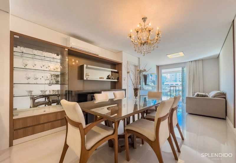 Apartamento no Edifício Amores da Brava na Praia Brava: 2ª foto da galeria de imagens do imóvel