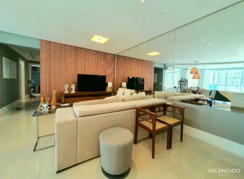 Apartamento no Edifício Le Majestic em Balneário Camboriú: 2ª foto da galeria de imagens do imóvel