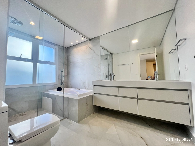 Apartamento no Edifício Le Blanc na Praia Brava: 30ª foto da galeria de imagens do imóvel
