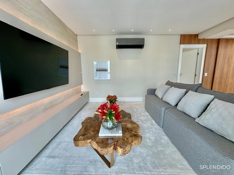Apartamento Duplex no Edifício Le Majestic em Balneário Camboriú: 2ª foto da galeria de imagens do imóvel