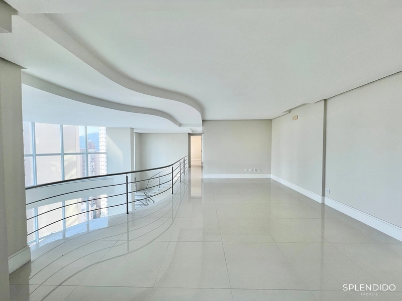 Apartamento Duplex no Edifício Le Majestic em Balneário Camboriú: 8ª foto da galeria de imagens do imóvel