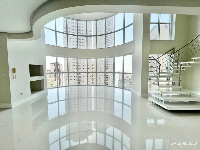 Apartamento Duplex no Edifício Le Majestic em Balneário Camboriú: 1ª foto da galeria de imagens do imóvel