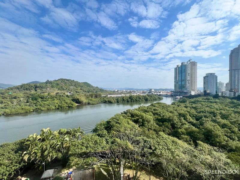Apartamento no Edifício Sint Maarten em Balneário Camboriú: 4ª foto da galeria de imagens do imóvel