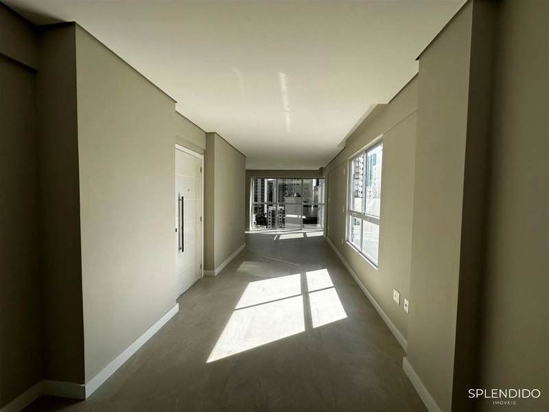 Apartamento no Centro de Balneário Camboriú: 3ª foto da galeria de imagens do imóvel