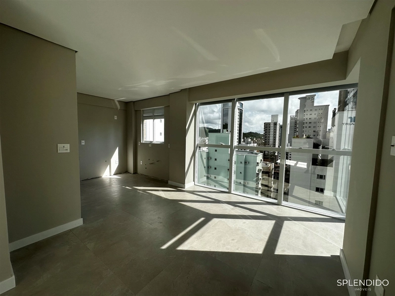 Apartamento no Centro de Balneário Camboriú: 2ª foto da galeria de imagens do imóvel