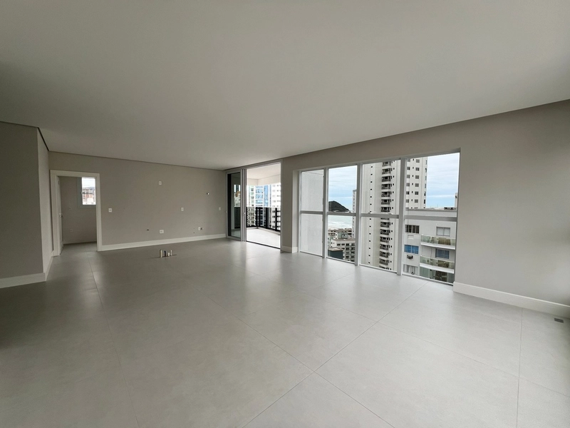 Apartamento no Edifício Cyano Mare em Balneário Camboriú: 2ª foto da galeria de imagens do imóvel