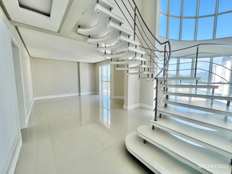 Apartamento Duplex no Edifício Le Majestic em Balneário Camboriú: 4ª foto da galeria de imagens do imóvel