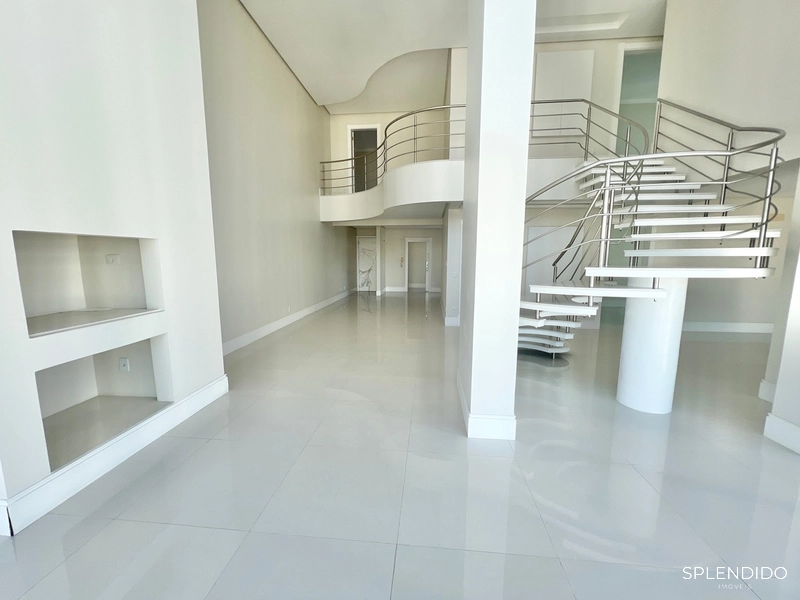 Apartamento Duplex no Edifício Le Majestic em Balneário Camboriú: 3ª foto da galeria de imagens do imóvel