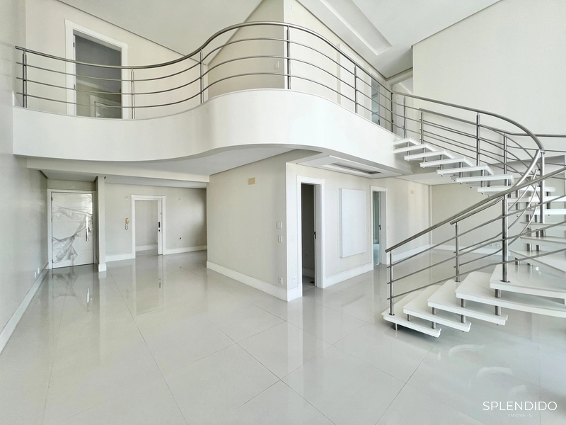 Apartamento Duplex no Edifício Le Majestic em Balneário Camboriú: 2ª foto da galeria de imagens do imóvel