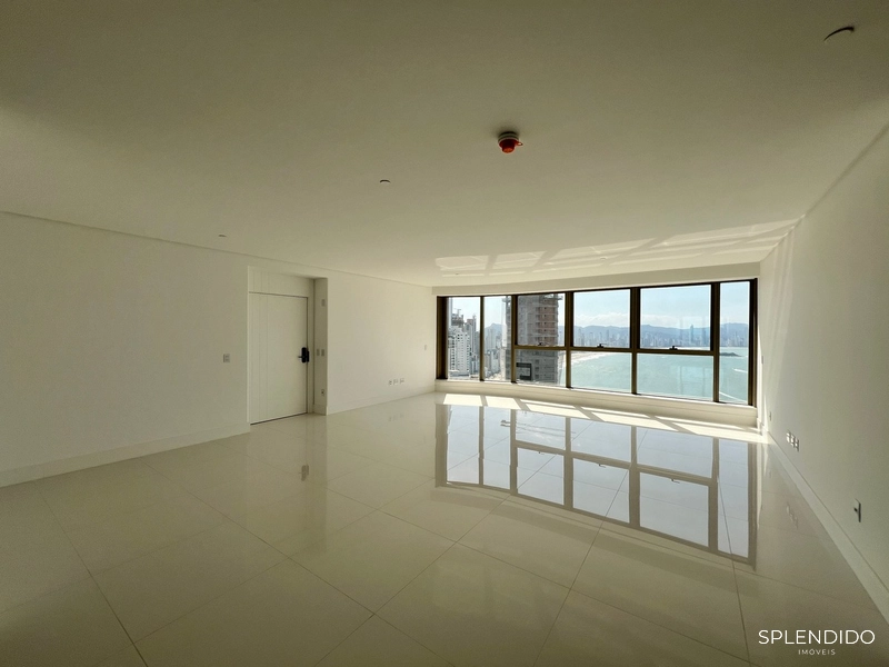 Apartamento no Edifício Yachthouse em Balneário Camboriú: 2ª foto da galeria de imagens do imóvel