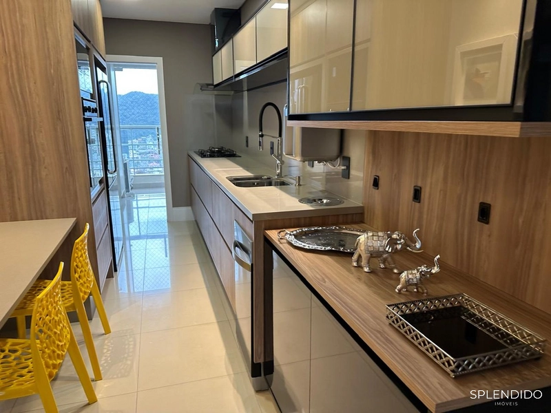 Apartamento no Edifício Império das Ondas em Balneário Camboriú: 3ª foto da galeria de imagens do imóvel