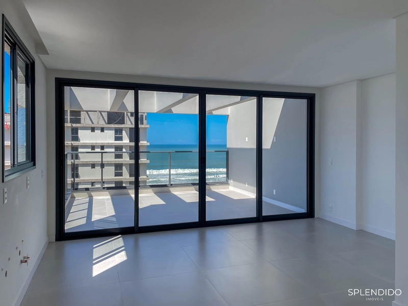 Cobertura Duplex no Edifício Cala d'Or na Praia Brava: 2ª foto da galeria de imagens do imóvel