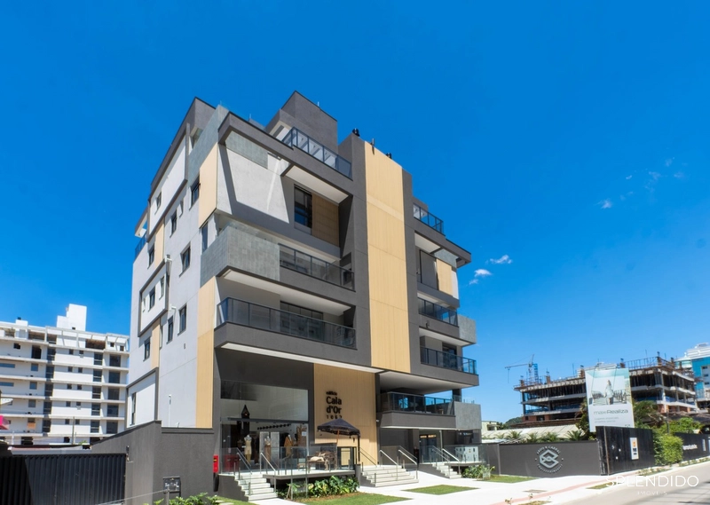 Cobertura Duplex no Edifício Cala d'Or na Praia Brava: 1ª foto da galeria de imagens do imóvel
