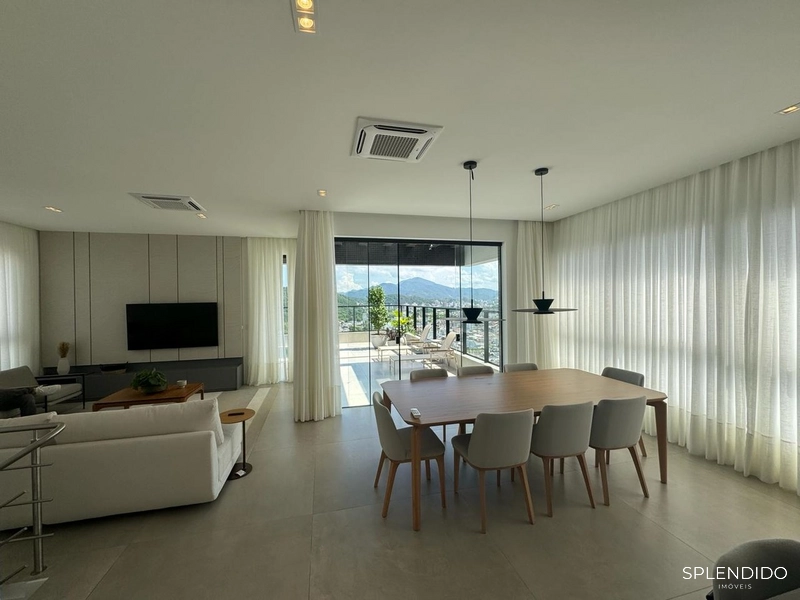 Cobertura Duplex no Edifício Porto Rotterdam em Balneário Camboriú: 2ª foto da galeria de imagens do imóvel