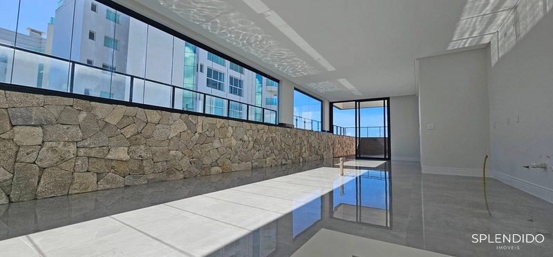 Cobertura Duplex Quadra Mar na Praia Brava - Edifício Brava Center: 1ª foto da galeria de imagens do imóvel