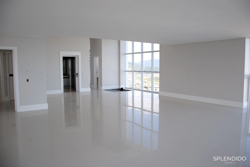 Cobertura Duplex no Ibiza Towers em Balneário Camboriú: 2ª foto da galeria de imagens do imóvel