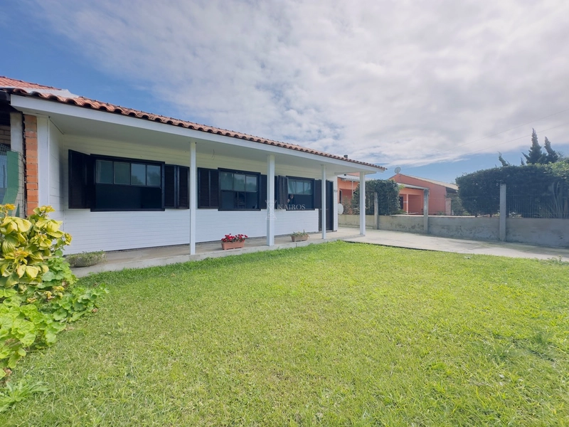 EXCELENTE CASA EM MADEIRA DE PRAIA REGIÃO DE MORADORES: 3ª foto da galeria de imagens do imóvel