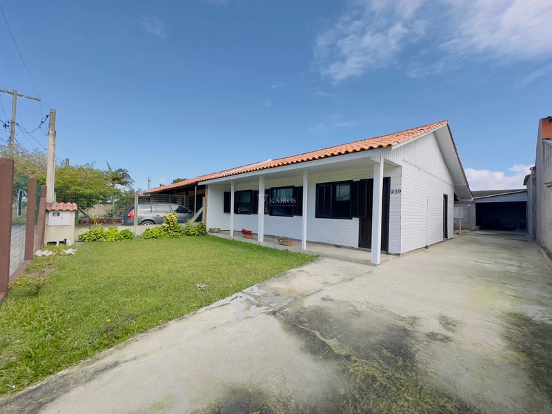 EXCELENTE CASA EM MADEIRA DE PRAIA REGIÃO DE MORADORES: 2ª foto da galeria de imagens do imóvel