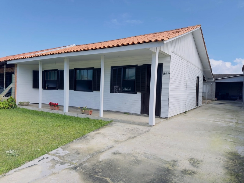 EXCELENTE CASA EM MADEIRA DE PRAIA REGIÃO DE MORADORES: 1ª foto da galeria de imagens do imóvel