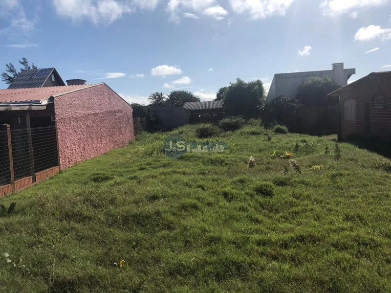Belo terreno em ótima localização: 2ª foto da galeria de imagens do imóvel
