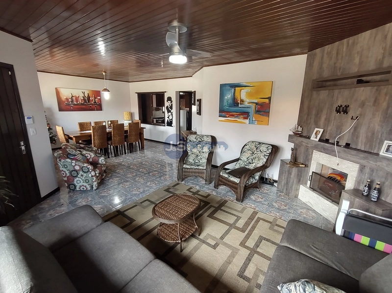 Excelente casa próxima ao mar: 23ª foto da galeria de imagens do imóvel