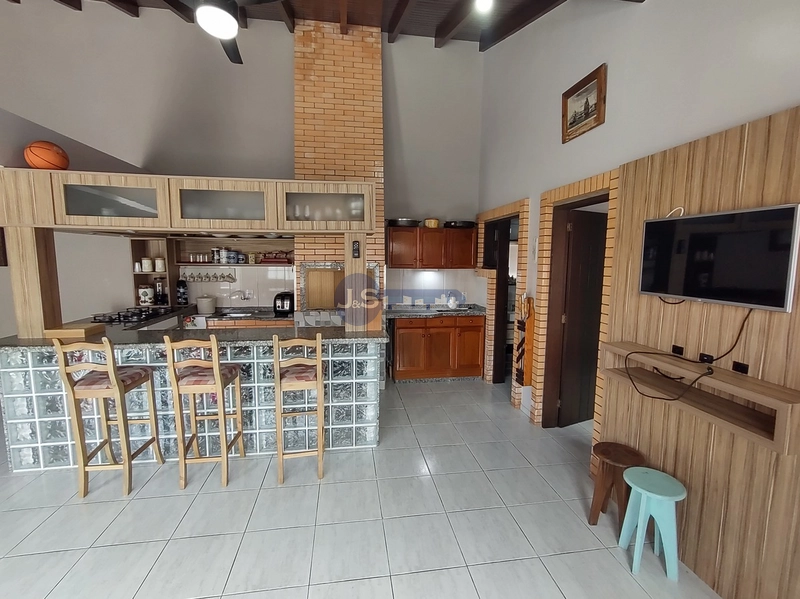 Excelente casa próxima ao mar: 3ª foto da galeria de imagens do imóvel