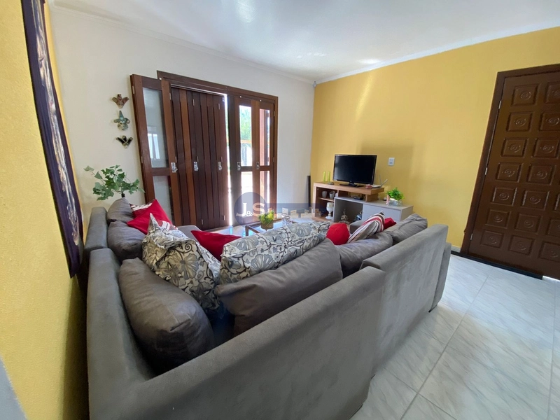 Casa com piscina próxima ao mar: 24ª foto da galeria de imagens do imóvel