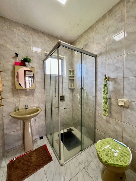 Casa com piscina próxima ao mar: 19ª foto da galeria de imagens do imóvel
