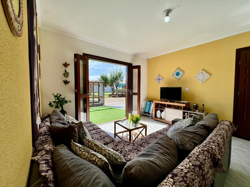 Casa com piscina próxima ao mar: 11ª foto da galeria de imagens do imóvel