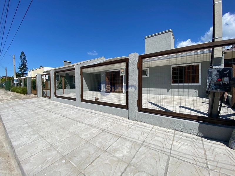 Casa com piscina próxima ao mar: 32ª foto da galeria de imagens do imóvel