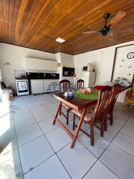 Casa com piscina próxima ao mar: 18ª foto da galeria de imagens do imóvel