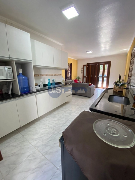 Casa com piscina próxima ao mar: 25ª foto da galeria de imagens do imóvel