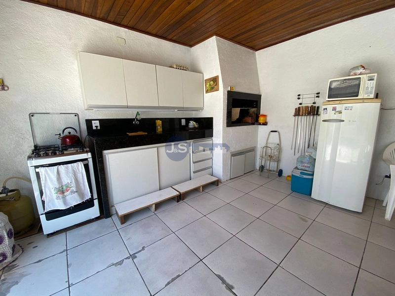 Casa com piscina próxima ao mar: 7ª foto da galeria de imagens do imóvel