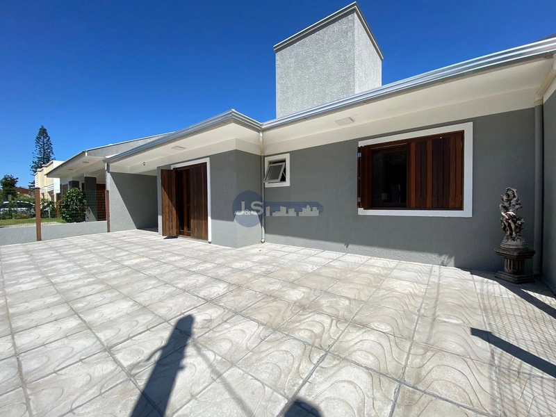 Casa com piscina próxima ao mar: 28ª foto da galeria de imagens do imóvel