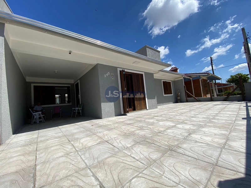 Casa com piscina próxima ao mar: 1ª foto da galeria de imagens do imóvel