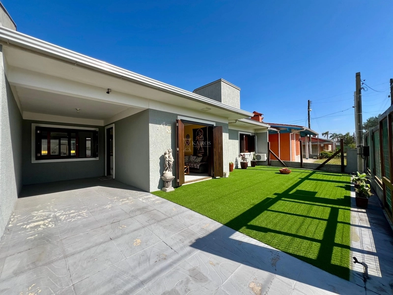 Casa com piscina próxima ao mar: 5ª foto da galeria de imagens do imóvel