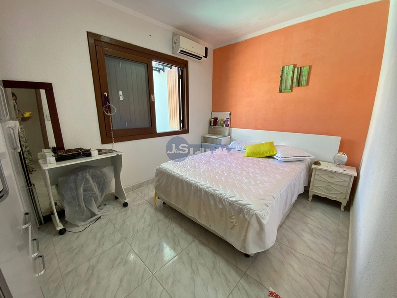 Casa com piscina próxima ao mar: 43ª foto da galeria de imagens do imóvel