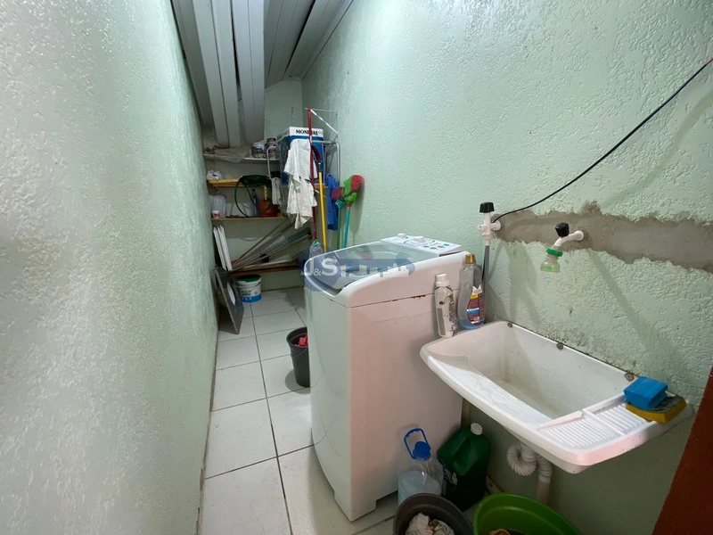 Casa com piscina próxima ao mar: 2ª foto da galeria de imagens do imóvel