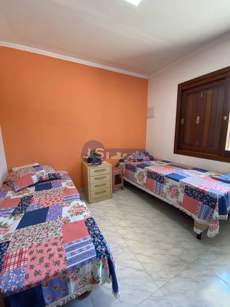 Casa com piscina próxima ao mar: 40ª foto da galeria de imagens do imóvel