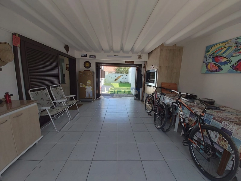 CASA DE PRAIA PRÓXIMA AO MAR: 9ª foto da galeria de imagens do imóvel