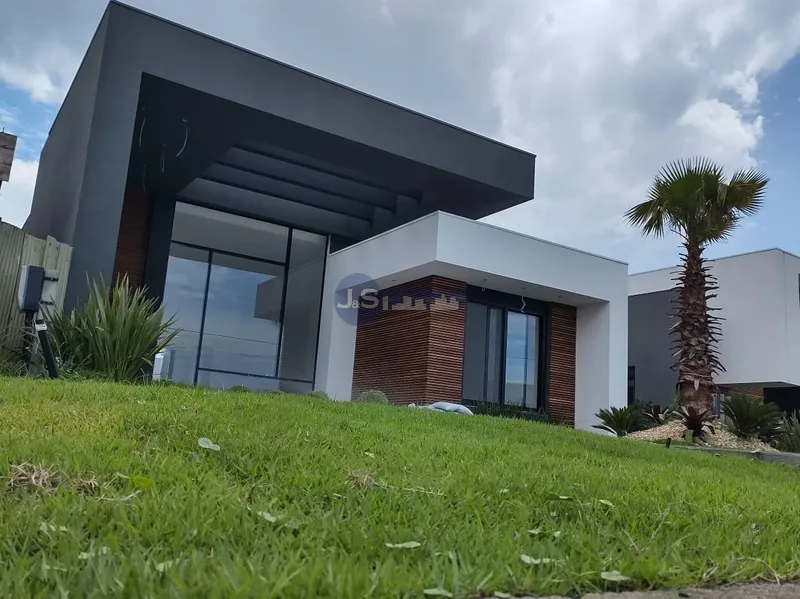MAGNÍFICA CASA CEM CONDOMINIO COM FUNDO PARA O LAGO: 3ª foto da galeria de imagens do imóvel