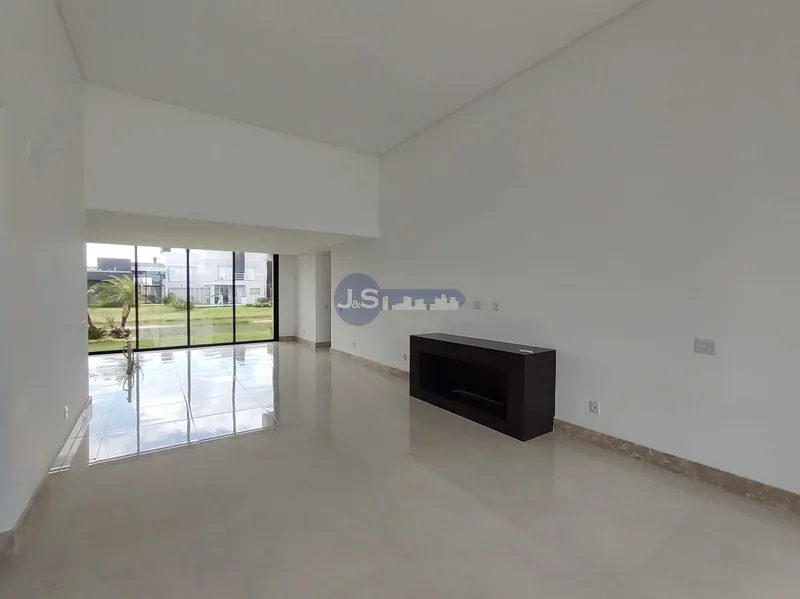 MAGNÍFICA CASA CEM CONDOMINIO COM FUNDO PARA O LAGO: 5ª foto da galeria de imagens do imóvel