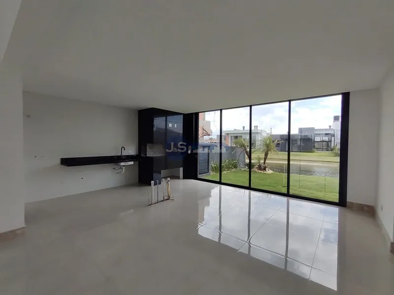 MAGNÍFICA CASA CEM CONDOMINIO COM FUNDO PARA O LAGO: 7ª foto da galeria de imagens do imóvel
