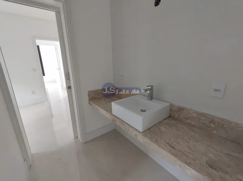 MAGNÍFICA CASA CEM CONDOMINIO COM FUNDO PARA O LAGO: 17ª foto da galeria de imagens do imóvel